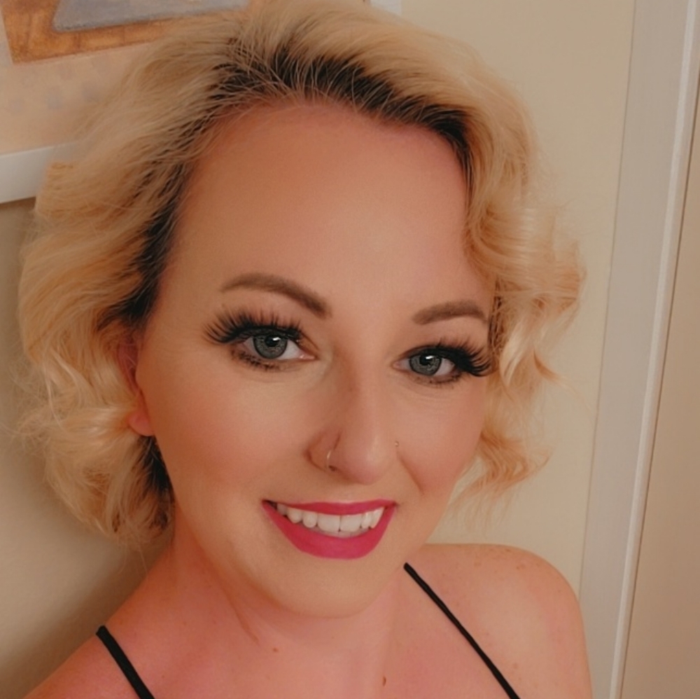 Meet your Posher, Alyson